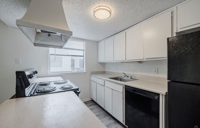 2 beds, 2 baths, 1,016 sqft, $1,150, Unit 2-05B