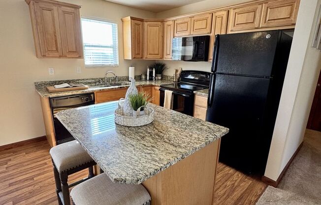 1 bed, 1 bath, 747 sqft, $2,270, Unit 37RMA2