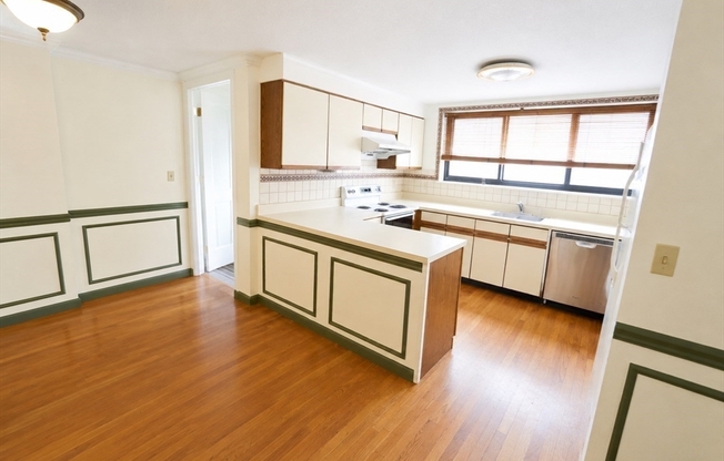 3 beds, 3.5 baths, 1,900 sqft, $4,800, Unit TH-3