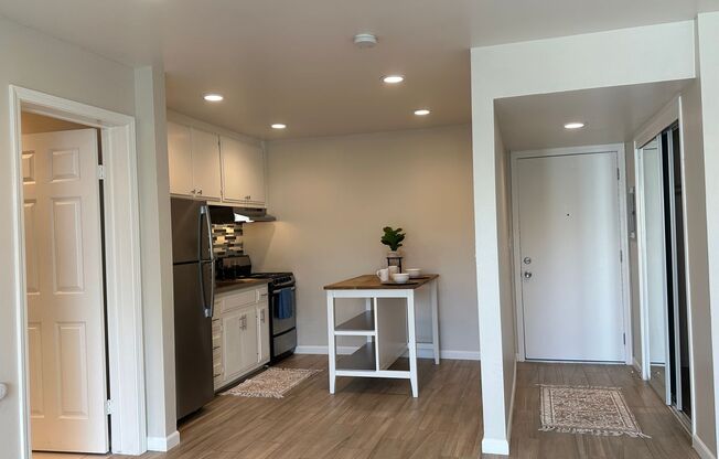 Studio, 1 bath, 500 sqft, $1,550, Unit 306