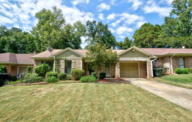 Heart of Auburn! 2 Bedroom Townhouse For Rent