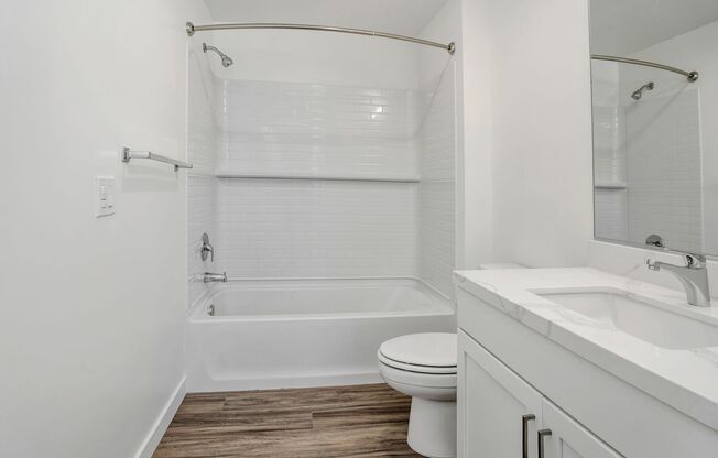 2 beds, 2 baths, 930 sqft, $1,860, Unit 305
