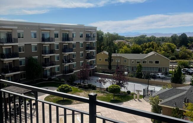 1 bed, 1 bath, 856 sqft, $1,325, Unit 440