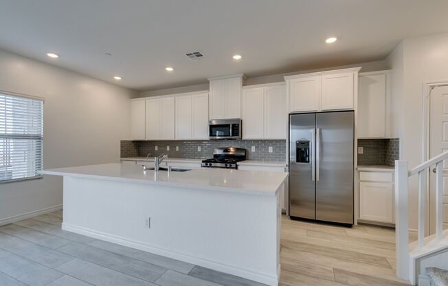 3 beds, 3 baths, $2,750, Unit UNIT 1140
