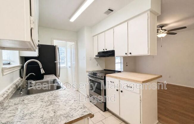 112 OAK HL DR