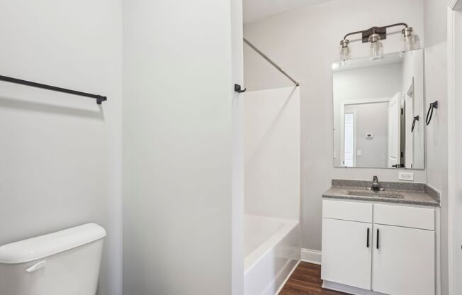 1 bed, 1 bath, 740 sqft, $1,599, Unit 600 - 3G