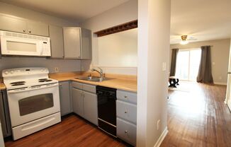 2 beds, 2 baths, $695