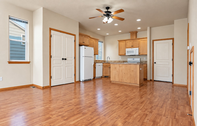 Townhome in Quiet Neighborhood