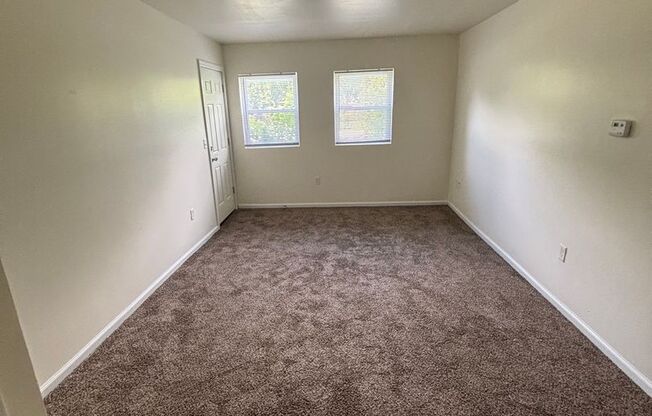 2 beds, 1 bath, 675 sqft, $695, Unit 430 Tefft-Unit 03