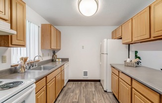 Alder Creek Apartments & Townhomes - Apartments Vancouver, Washington