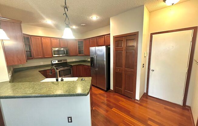 3 beds, 2.5 baths, $2,195, Unit UNIT D