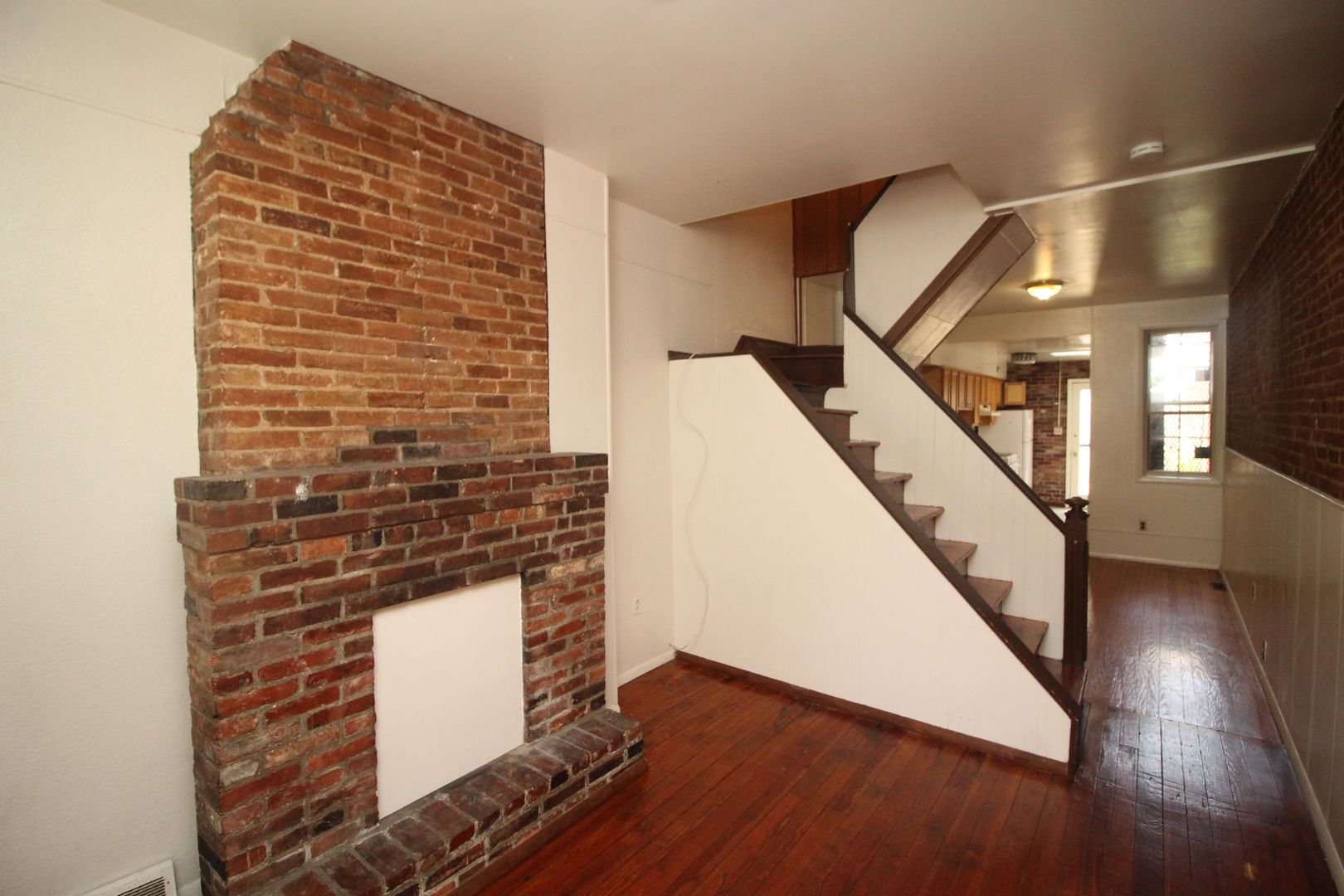 Charming Seton Hill 3bd/1ba Rowhome w/ CAC & W/D--Available 4/15!