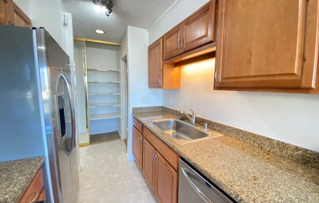 Pacific Beach Condo! 2 BEDROOM 2 BATH with DUAL MASTER SUITES AND 2 ASSIGNED PARKING SPACES!