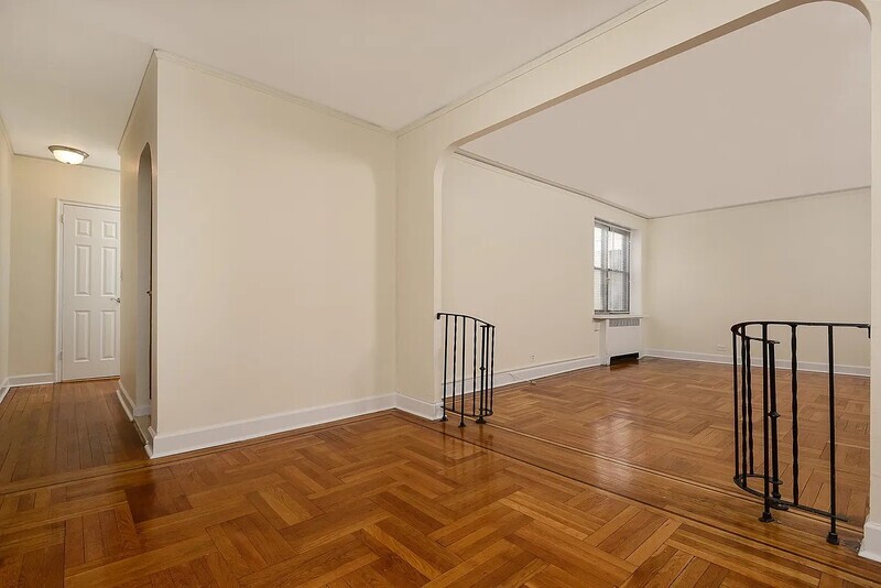 2685 CRESTON AVE