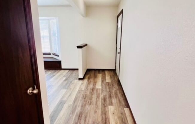Very nice 3 bed 2 bath home - 1 mile from OU.