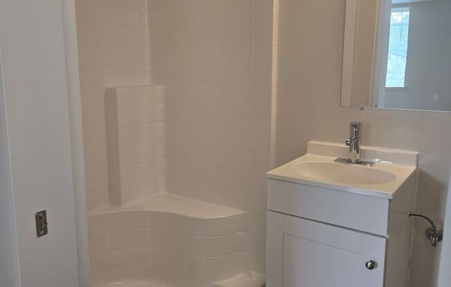 Studio, 1 bath, $1,100, Unit 220-MFTE
