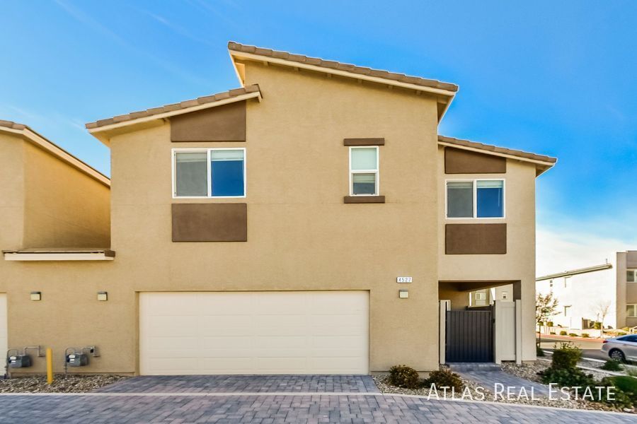 4527 SAPPHIRE MOON AVE