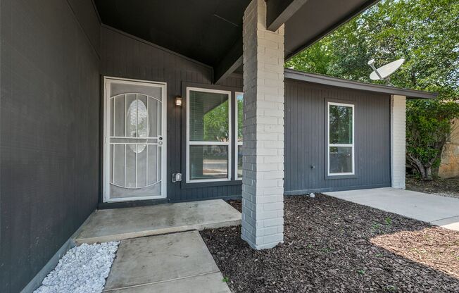 RENOVATED 3-BEDROOM HOME IN UNITED WESTWOOD