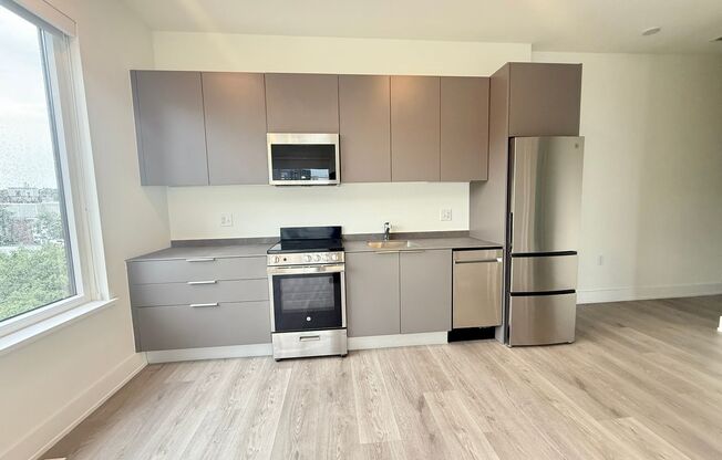 1 bed, 1.5 baths, 773 sqft, $2,499, Unit 404