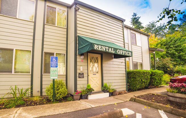 2 beds, 1 bath, 925 sqft, $1,450, Unit 762-73