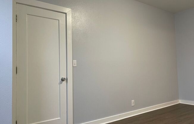 Studio, 1 bath, 300 sqft, $1,230, Unit 308