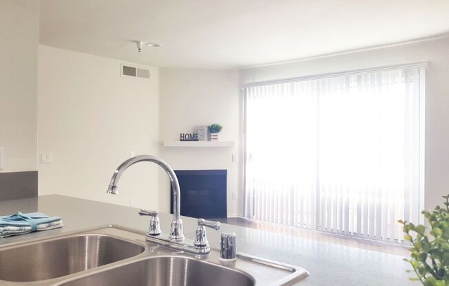 2 beds, 1.5 baths, 900 sqft, $3,115, Unit 8600-109