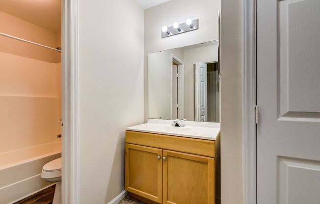 Sharon Oaks Apartments