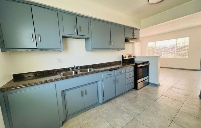 $1,995- Beautiful Down Stairs 2 Bedroom / 1 Bath - $1k off First Months Rent