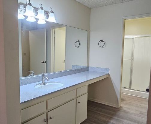 2 beds, 2 baths, 900 sqft, $2,600, Unit 230