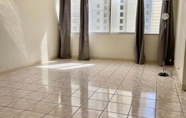 1 bed, 1 bath, $2,000, Unit APARTMENT 612