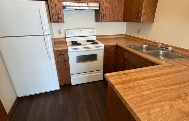 2 beds, 1 bath, 800 sqft, $1,145, Unit 1921-B