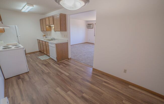 2 beds, 1 bath, 815 sqft, $750, Unit 4416-203
