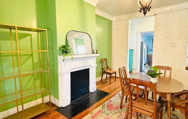 Gorgeous 2 Bed/2.5 Bath Brick Townhouse with River View
