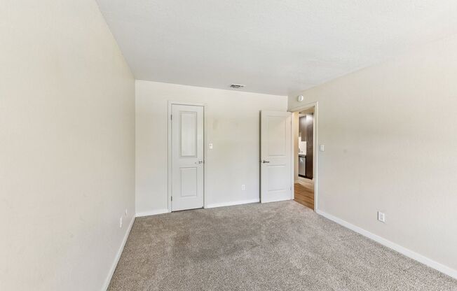 1 bed, 1 bath, 640 sqft, $1,600, Unit 77