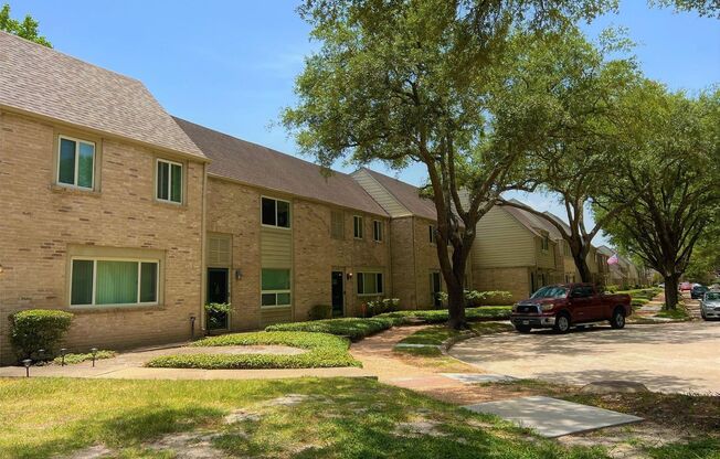 2130 GREENBRIAR COLONY DR