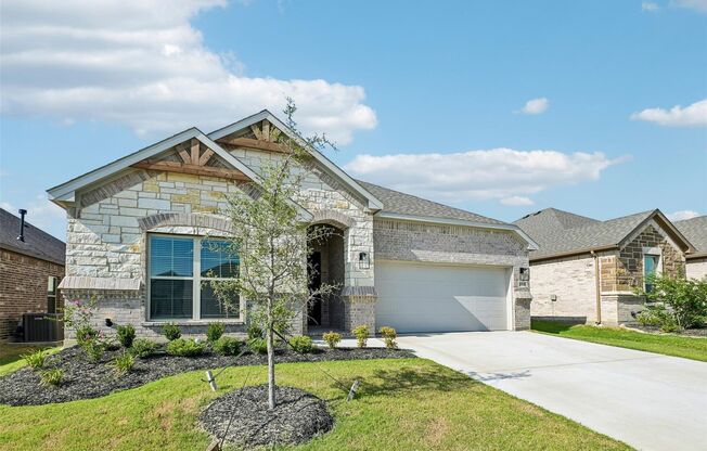 1045 Nighthawk Tr, Alvarado 76009