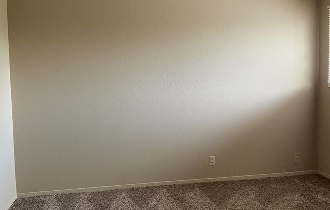 1 bed, 1 bath, 850 sqft, $990, Unit 4-412