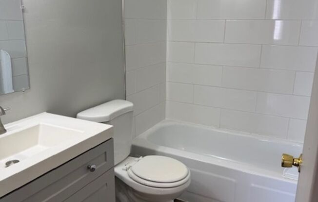 2 beds, 1.5 baths, 1,100 sqft, $1,395, Unit 802-117