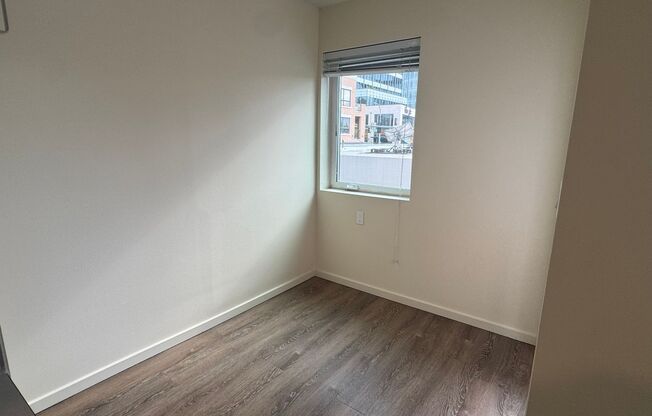 Studio, 1 bath, 179 sqft, $1,040, Unit 218