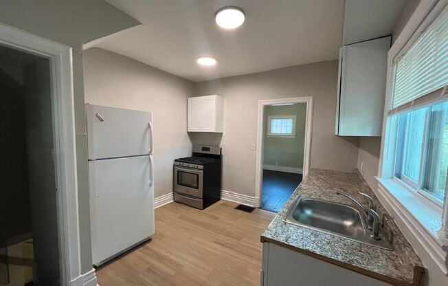 3 beds, 1 bath, $1,400