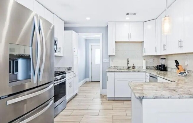 1070 SW KATHERWOOD