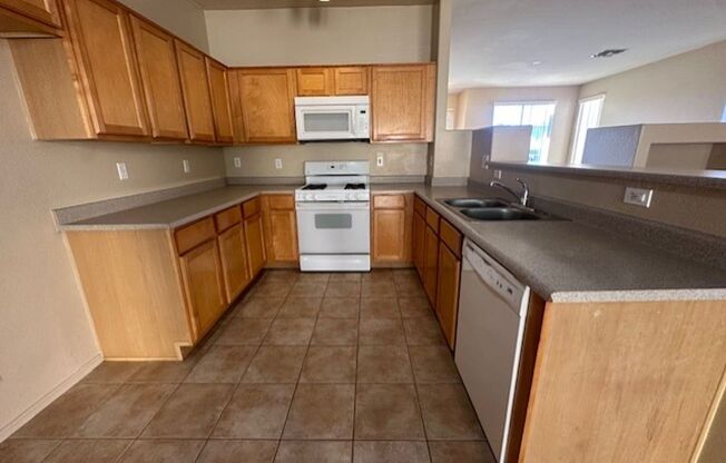 3 beds, 2 baths, $2,095