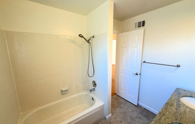 3 beds, 2.5 baths, $6,895