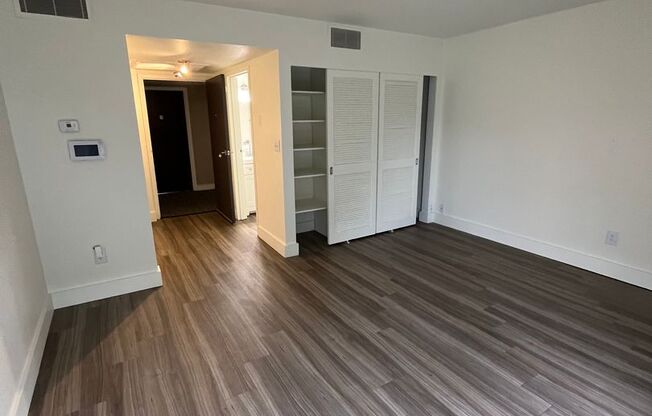 Studio, 1 bath, 400 sqft, $995, Unit 339W