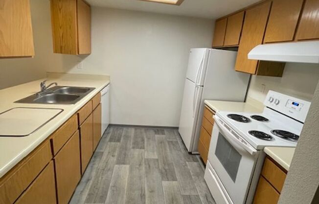 2 beds, 2 baths, 1,027 sqft, $1,450, Unit 40