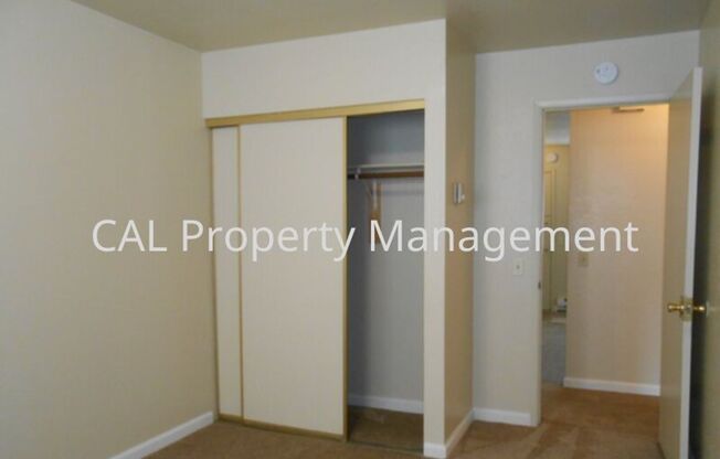 2 beds, 1 bath, $2,395, Unit SUNSET 05