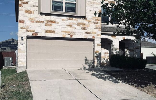 Open design in Northeast Crossing on large CORNER LOT! 3 bedrooms + study/2.5 baths/game room/2-car garage