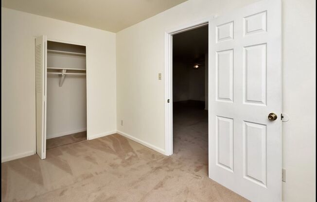 East Bay Apartments