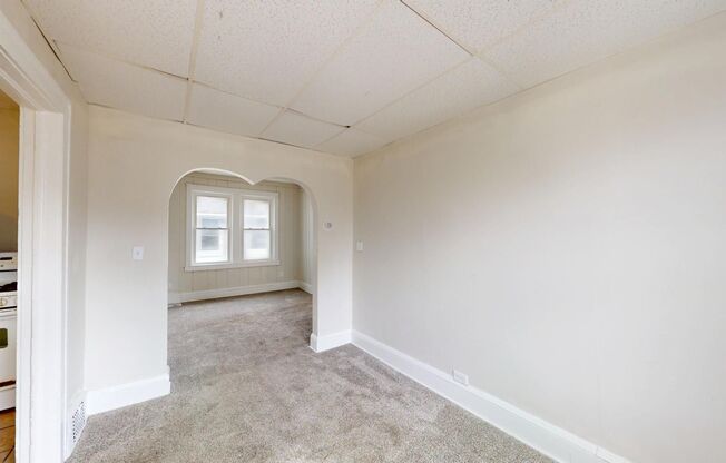 2 beds, 1 bath, 735 sqft, $900, Unit Unit 4