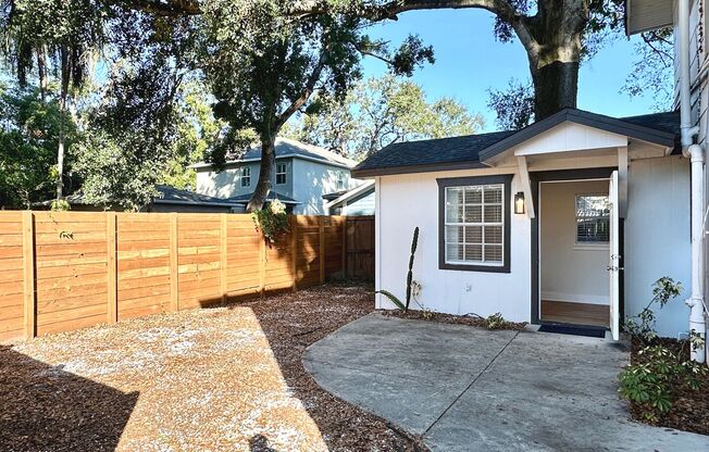 Flats at Riverside Park